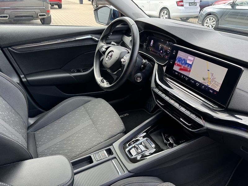 Škoda Octavia (2023) 2.0TDi DSG Ad.LED Webasto - fotka 20 z 50