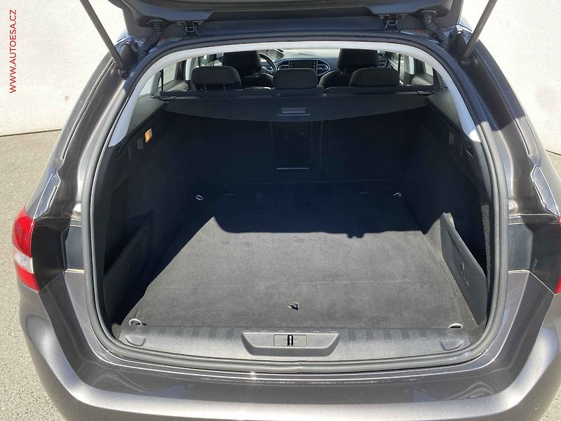 Peugeot 308 (2018) 1.2 PT, Allure, AT, navi, TZ - fotka 7 z 18