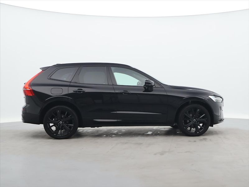 Volvo XC60 2,0 B5 AWD Plus Black Ed. AT - fotka 8 z 31