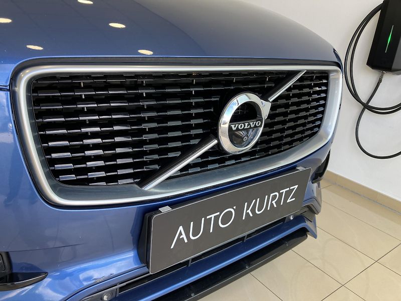 Volvo XC90 D5 AWD R-Design AT8, ČR - fotka 3 z 54