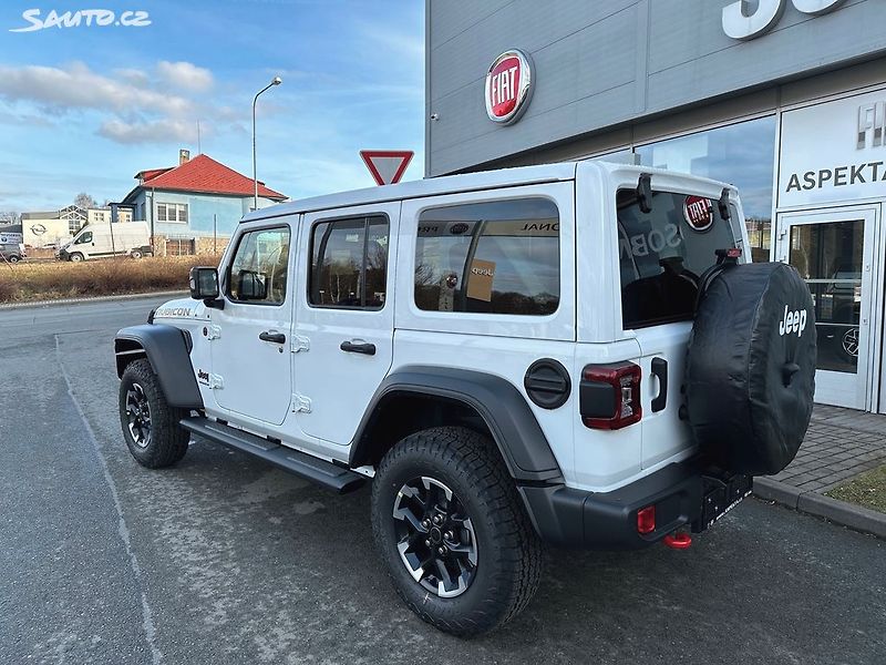 Jeep Wrangler (2024) 2.0T Rubicon Unlimited - fotka 2 z 11