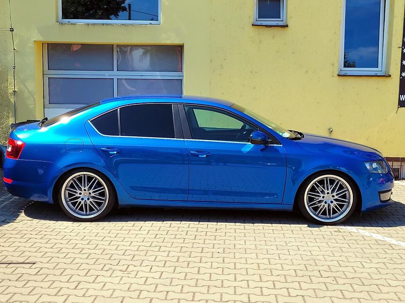 Škoda Octavia Elegance *SERV.KN,BIXENONY   - fotka 8 z 48
