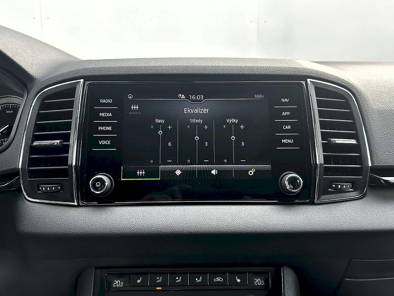Škoda Karoq (2022) 1.5 TSI 110kW DSG Style - fotka 13 z 35