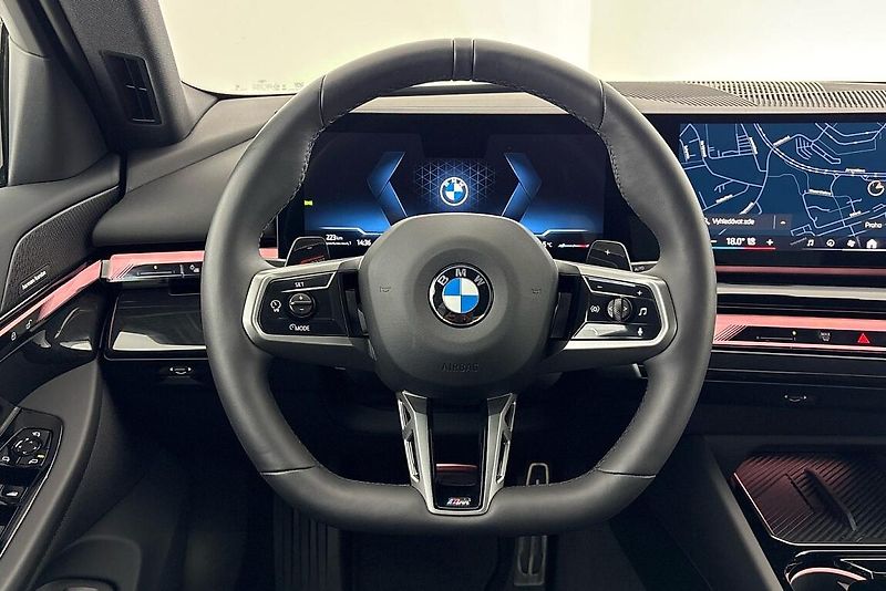 BMW Řada 5 540d xDrive Sedan - fotka 20 z 25