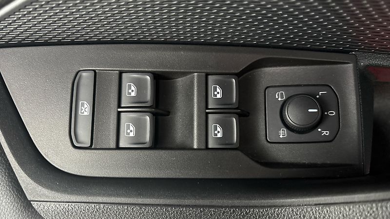 Škoda Octavia 2.0 TDI Ambition - fotka 21 z 24