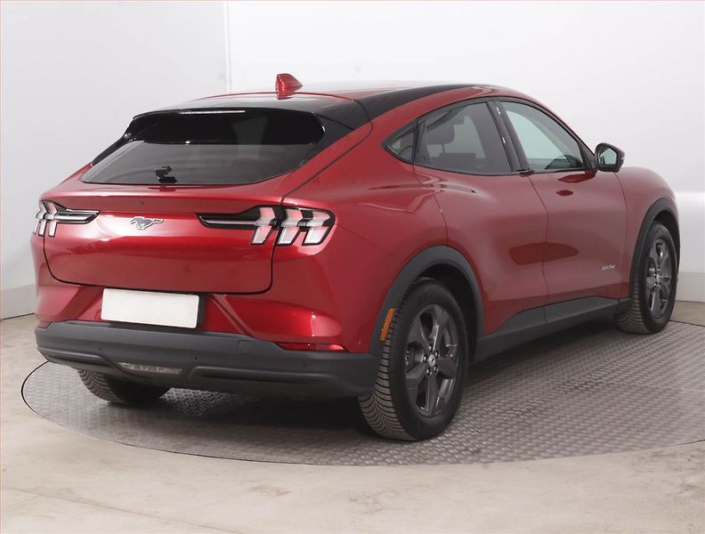 Ford Mustang Mach-E (2021) Standard Range RWD, SoH 94% - fotka 5 z 18