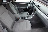 Volkswagen Passat (2014) 1.6 TDI, Navi, Tempomat - náhled 9
