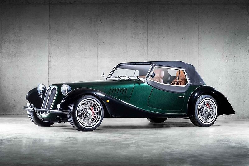 Gordon Roadster je český zakázkový retro a sportovní automobil. Jedná se o velice elegantní vůz se skládací střechou. Výrobce staví tyto vozy na zakázku.