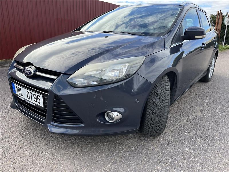 Ford Focus 1,6 TDCi KLIMA ROZVODY SERVIS - fotka 35 z 38