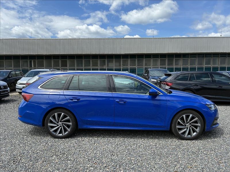Škoda Octavia 2,0 TAŽNÉ,EL.KUFR,HEAD-UP - fotka 6 z 32