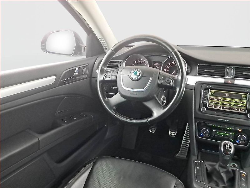 Škoda Superb (2012) 2.0 TDI, 4X4, Navi, Xenony - fotka 7 z 22