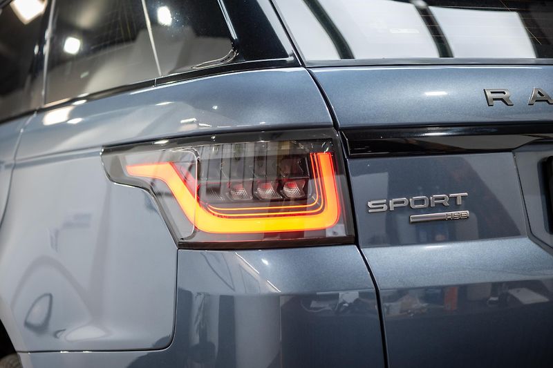 Land Rover Range Rover Sport (2019) SDV6 3.0 183 kW - fotka 39 z 48