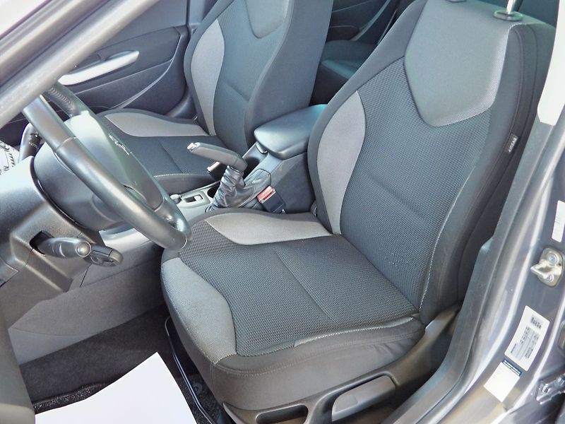 Peugeot 308 SW 1.6VTi 88kW AutoAC Serviska - fotka 18 z 33