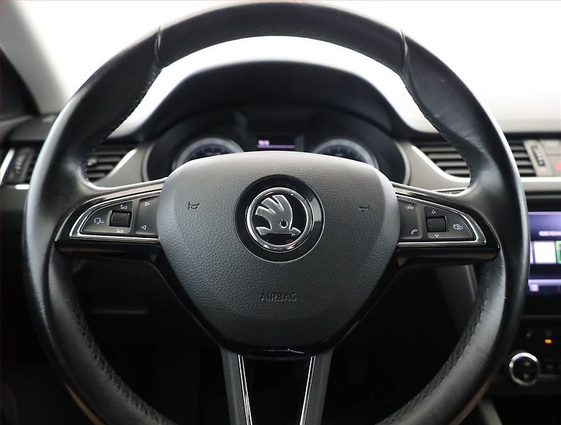 Škoda Octavia (2017) 2.0 TDI, Serv.kniha, Navi - fotka 8 z 20
