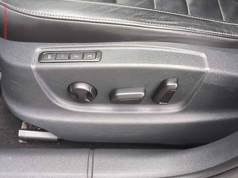 Škoda Octavia (2013) 1.6 TDi, DSG, park.čidla - fotka 11 z 23