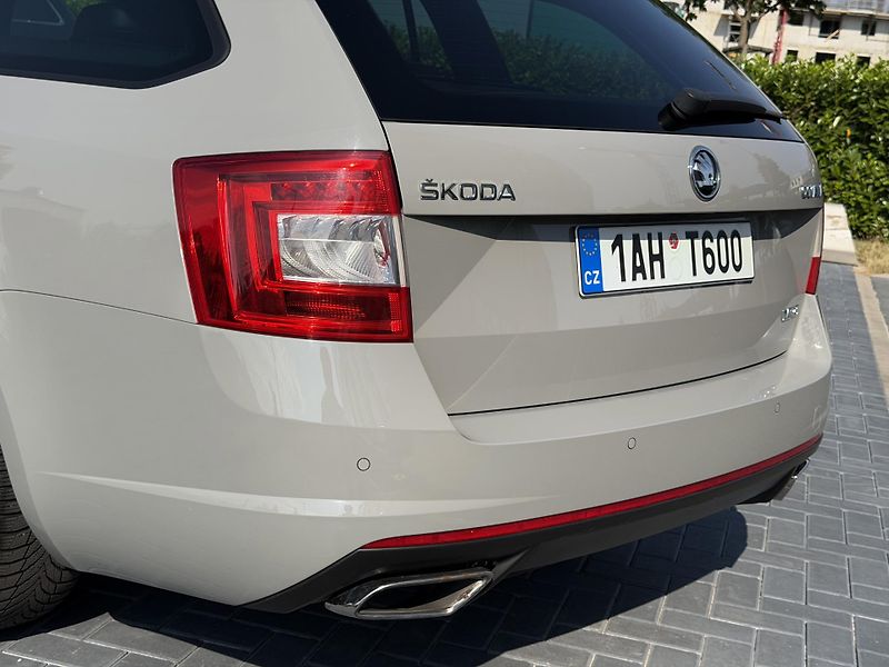 Škoda Octavia 2.0 TDi 135 kW/Challenge - fotka 12 z 23