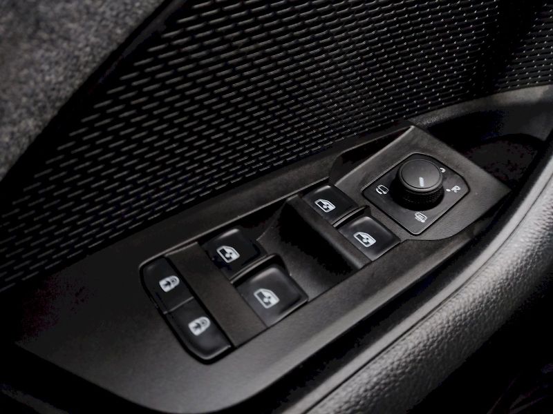 Škoda Octavia (2024) Top Selection 1,5 Tsi 110 Kw D - fotka 26 z 39