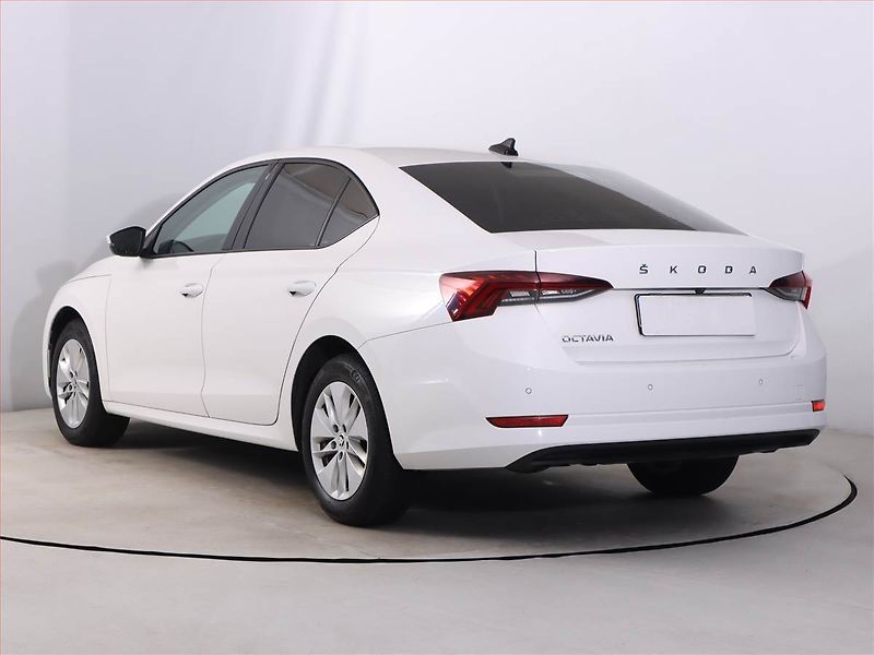 Škoda Octavia (2021) 2.0 TDI, Serv.kniha, Tempomat - fotka 4 z 21
