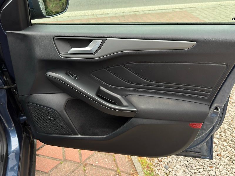 Ford Focus 1.0EB 1.MAJ. ČR DPH SERVISKA - fotka 21 z 21