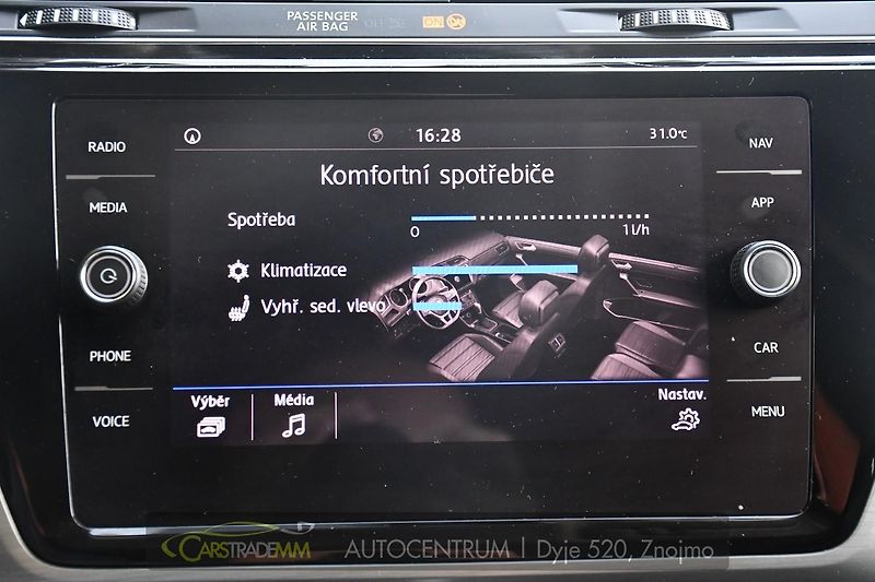 Volkswagen Touran 1.6TDi DSG  - fotka 40 z 48