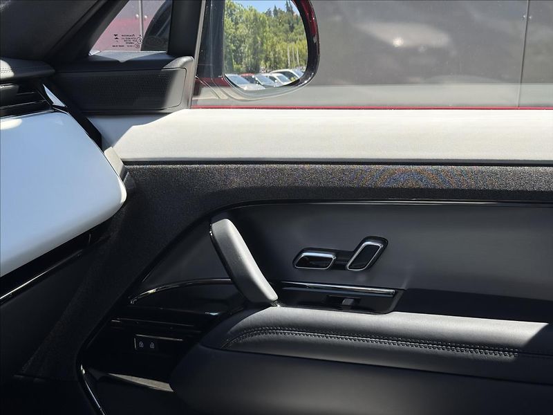 Land Rover Range Rover Sport 3,0 P550e Autobiography 4x4 AT - fotka 33 z 38