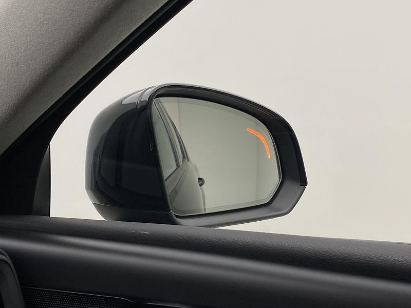 Volvo XC40 T2 ESSENTIAL CZ - fotka 31 z 42