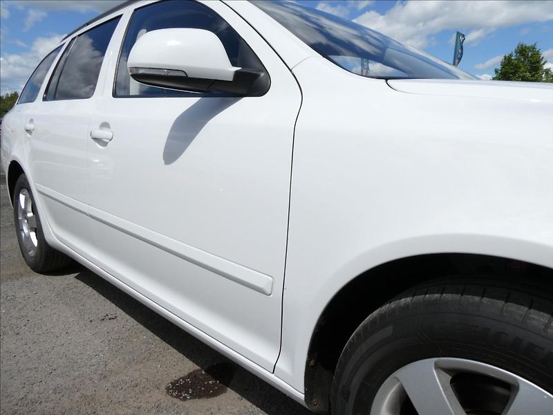 Škoda Octavia 1,2 TSi 77kW motor 110tKm,2xko - fotka 11 z 42