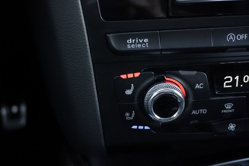 Audi SQ5 3.0 TDi 230kW  QUATTRO - fotka 19 z 41