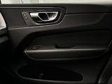 Volvo XC60 B4 AWD MOMENTUM AUT REZERVACE - náhled 26