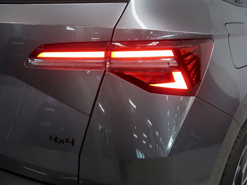 Škoda Karoq (2026) SPORTLINE 2.0TSI 140KW 4x4 DSG - fotka 11 z 46