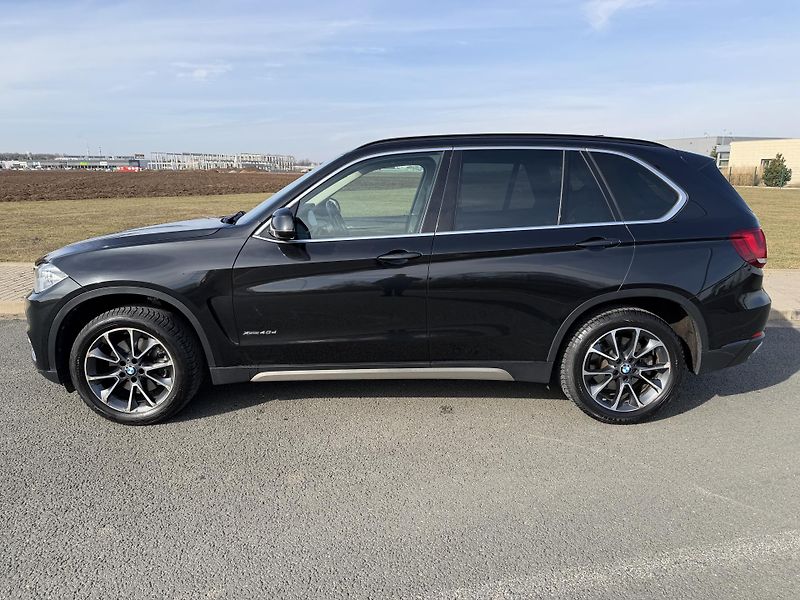 BMW X5 40D LED PANORAMA ROZVODY - fotka 2 z 39