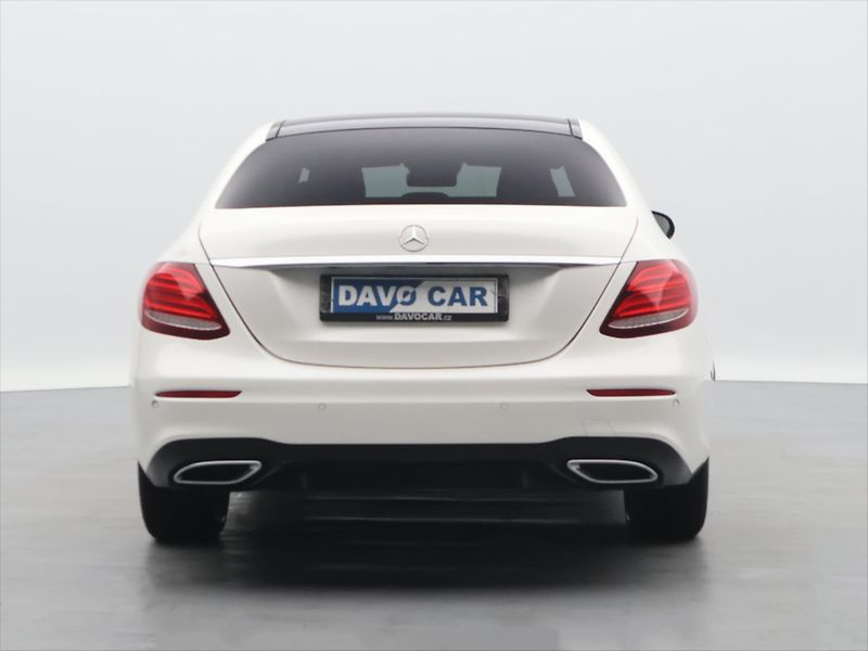 Mercedes-Benz Třídy E 2,0 220d 143kW Aut. AMG LED - fotka 6 z 40