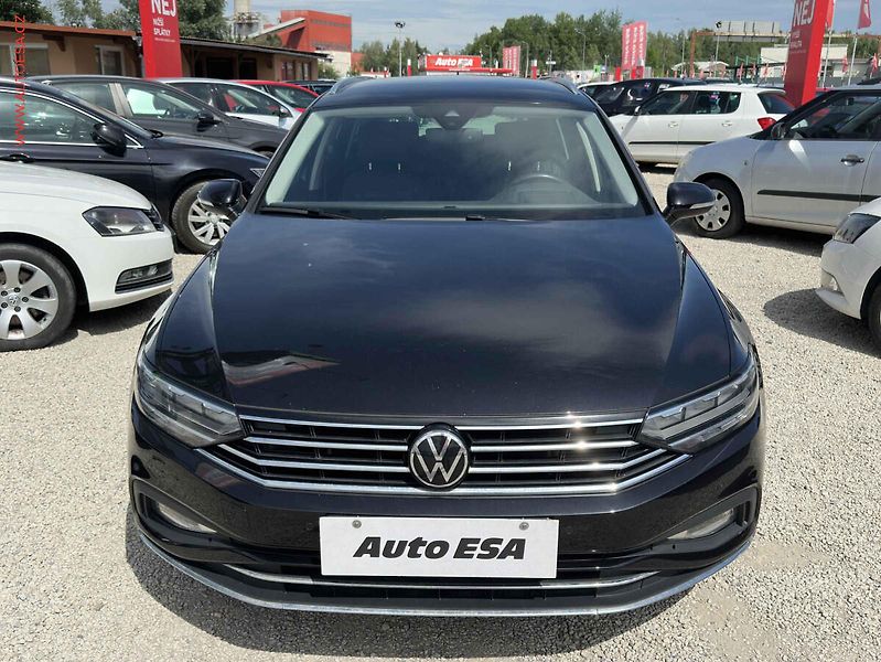 Volkswagen Passat (2022) 2.0 TSi, 2.maj,ČR, DSG, navi - fotka 2 z 22