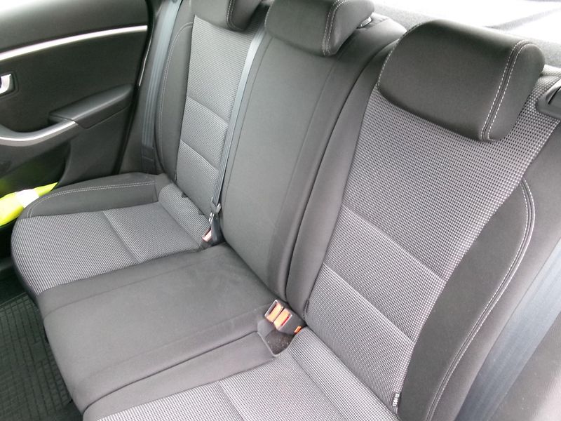 Hyundai i30 (2012) 1,6 16V KLIMA TEMP ČR - fotka 12 z 26