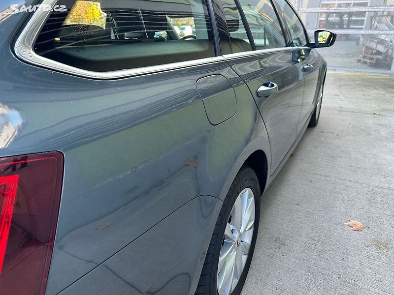 Škoda Octavia Combi 2,0 TDI Style/ odp.dph - fotka 8 z 41