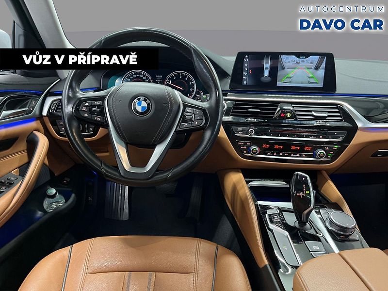 BMW Řada 5 2,0 530i xDrive Luxury Line - fotka 5 z 12