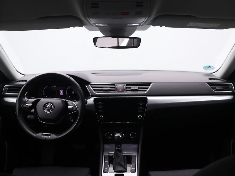 Škoda Superb 2.0 TDI 110kW DSG LED 1Maj DPH - fotka 19 z 26
