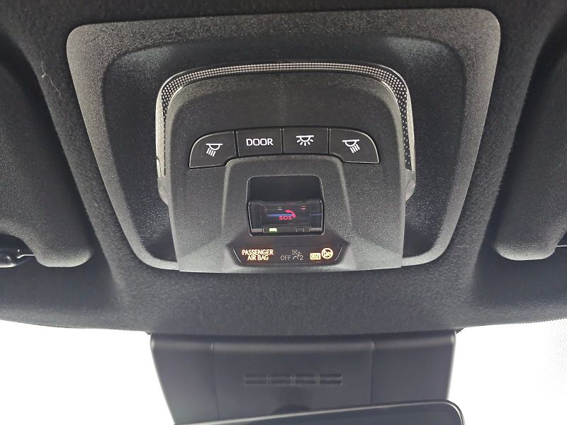 Toyota Corolla Cross (2025) 1.8HEV 140k STYLE TECH - fotka 24 z 27