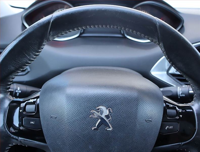 Peugeot 308 (2014) 1.6 THP, Navi, Tempomat - fotka 15 z 15