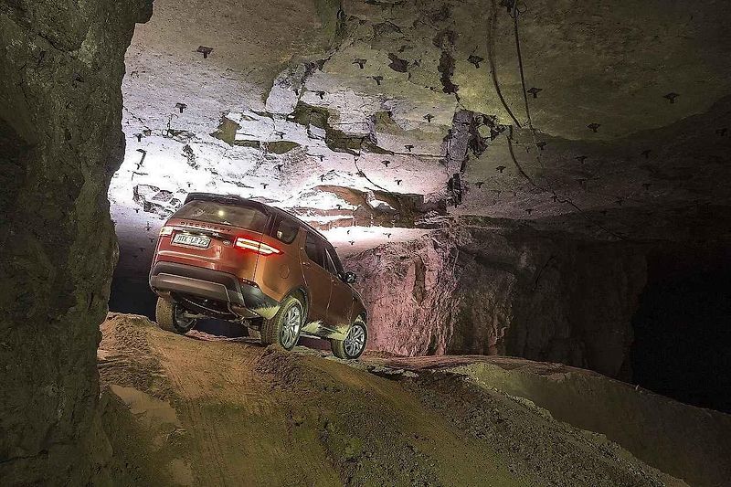 Land Rover Discovery.