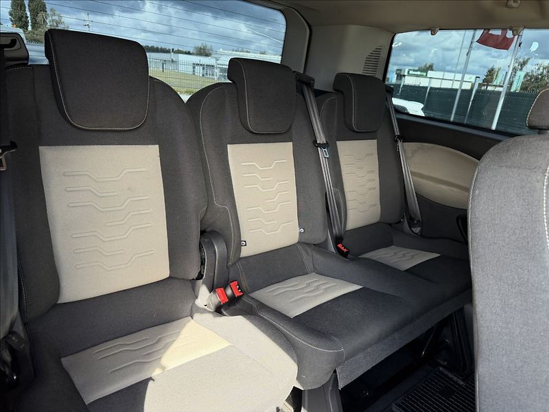 Ford Tourneo Custom 2.2 TDCi Titanium 8míst - fotka 20 z 22