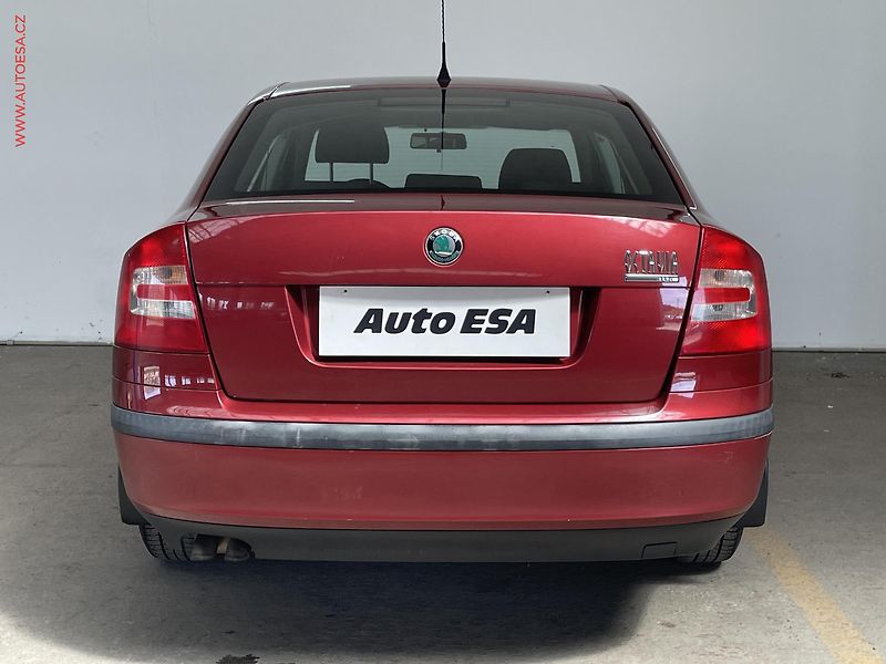 Škoda Octavia (2008) 2.0TDi, ČR, AC, temp - fotka 5 z 14