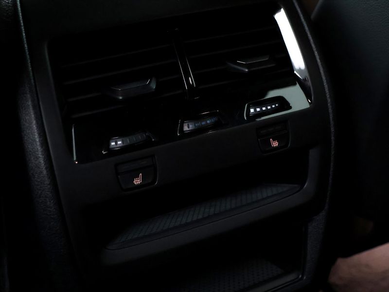 BMW X5 3,0 Xdrive40d AT Pano DPH - fotka 17 z 54