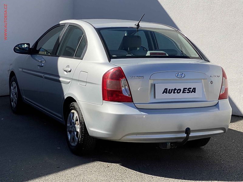 Hyundai Accent (2009) 1.4i, ČR, Klima - fotka 6 z 16