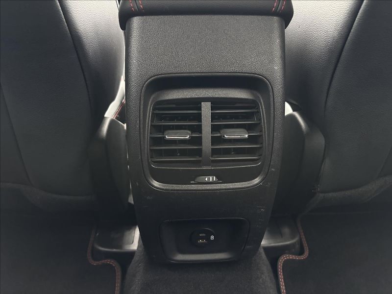 Ford Kuga 2,5 HEV ST-Line X AUT - fotka 15 z 33