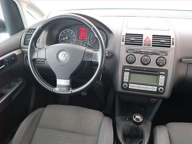 Volkswagen Touran (2007) Highline 1.4 TSI, Serv.kniha - fotka 7 z 15