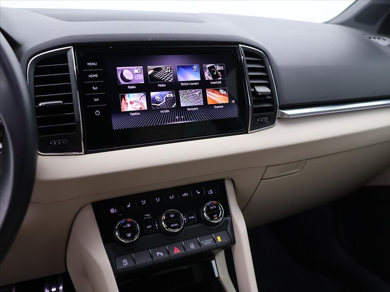 Škoda Karoq 2,0 TDi 110 KW DSG STYLE LED - fotka 15 z 27
