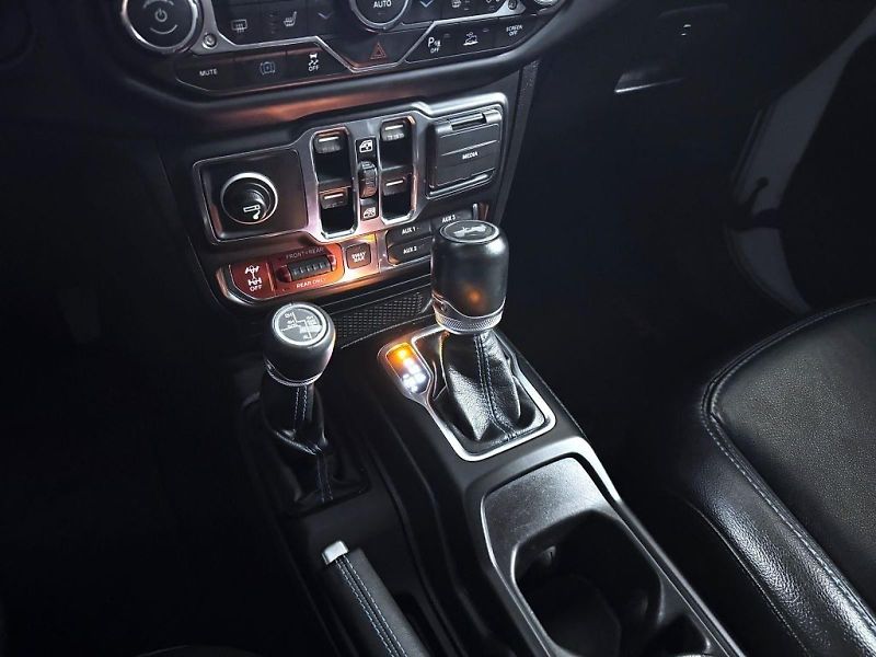 Jeep Wrangler (2022) Unlimited 2.0T 4xe PHEV AT8 Ru - fotka 18 z 22