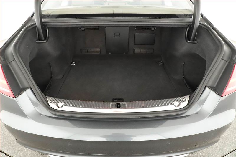 Audi S8 (2013) 4.0 TFSi - fotka 19 z 21