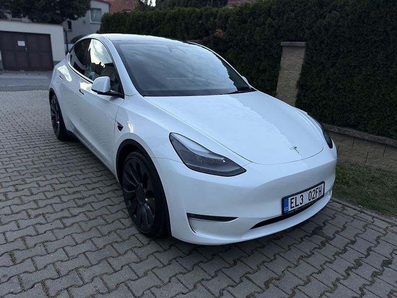 Tesla Model Y (2023) Performance -Hardware 4- FSD- - fotka 7 z 19
